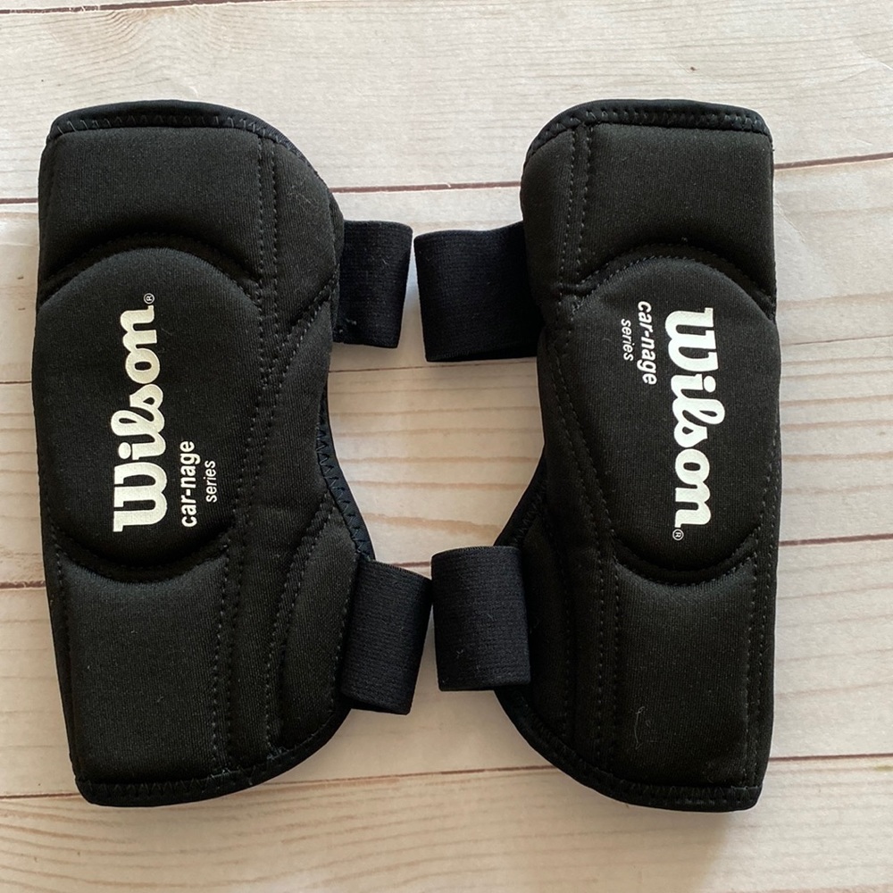 Wilson Adult Football Carnage Series Elbow Pad (Black) High Impact Protection